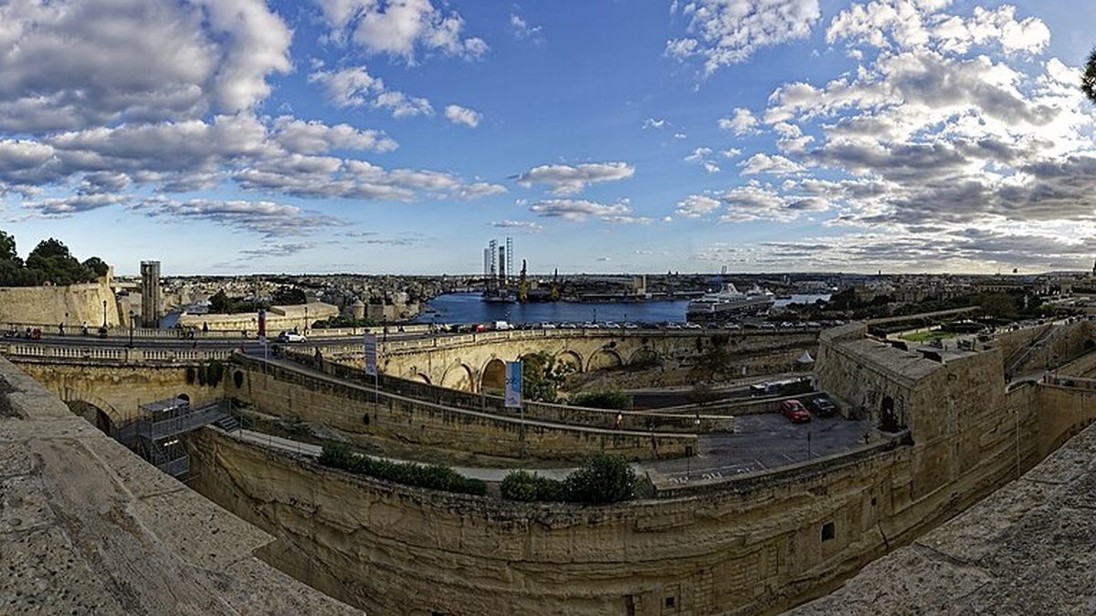 The Best Travel eSIM for Nigerian Students Moving to Malta