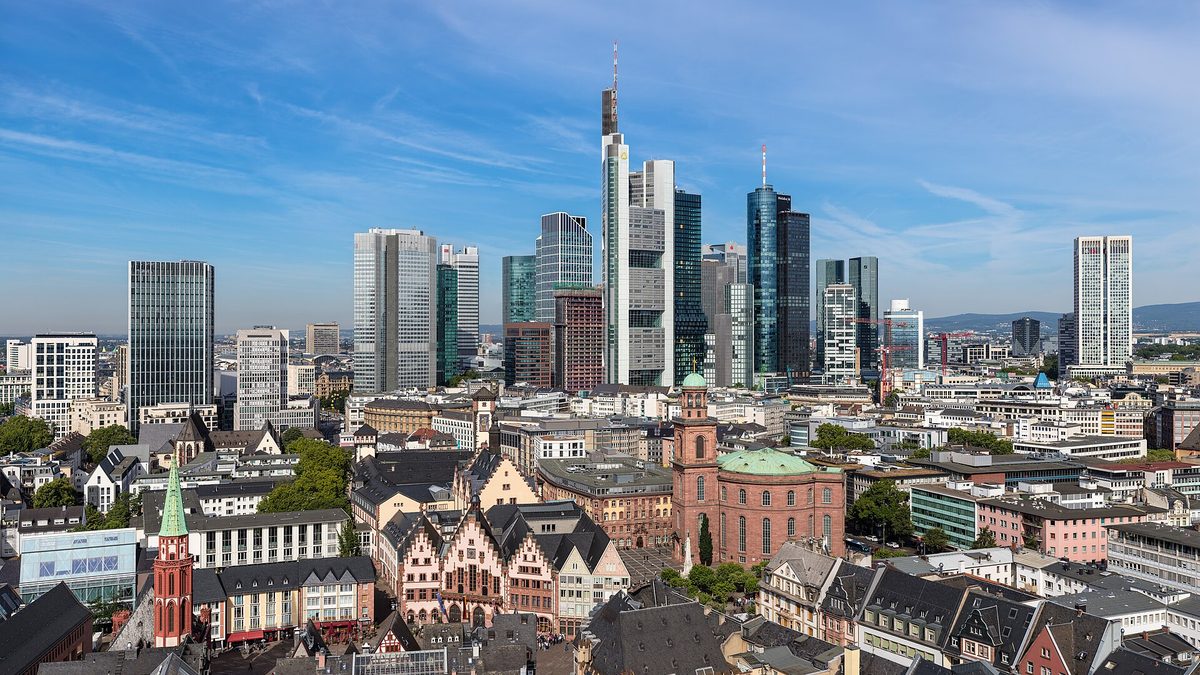 The Best Travel eSIM for Nigerians Moving to Germany